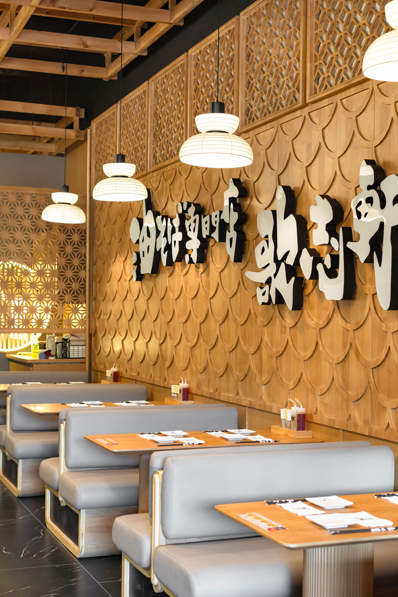 马里兰州 Rockville 的 Kajiken 店内卡座