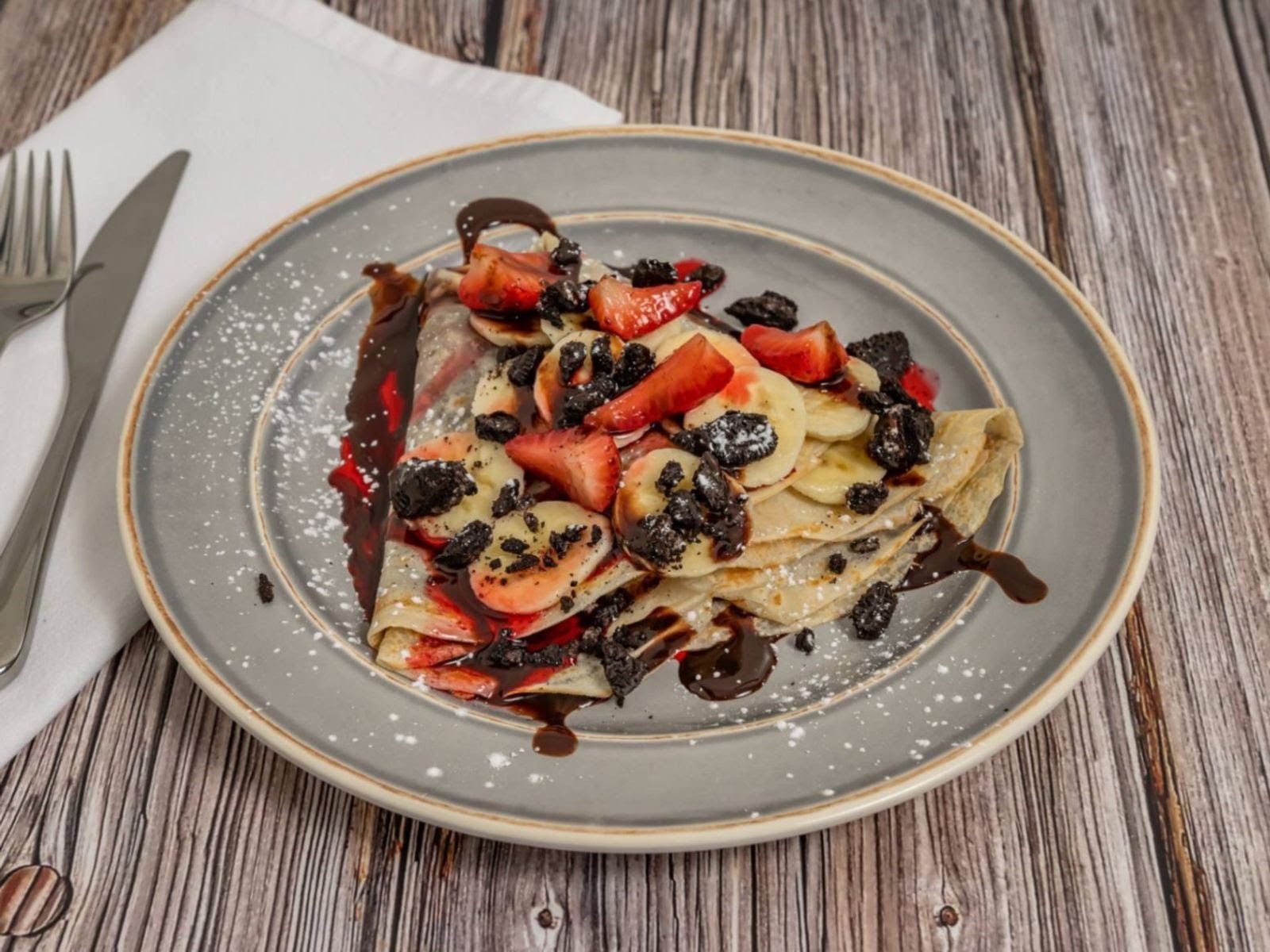A French-style fruit crepe at Hong Kong Tea House in Rockville